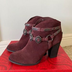 Little wine colored booties